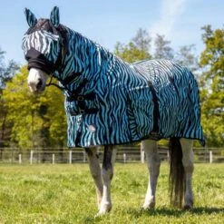 HKM Fliegenmaske Zebra Aqua/Schwarz -TRUS Pferd Geschaft agradi 44976042 5.ee8356