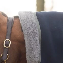 Dominick Halsstück Cosy Fleece Navy/Grau Dots -TRUS Pferd Geschaft dominick dom dominick cosy fleece 12.632c8c