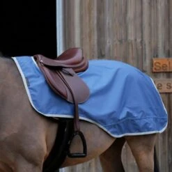 EQUITHÈME Ausreitdecke Tyrex 600D Recycelt Fleece Taupe -TRUS Pferd Geschaft ekkia 400 751 140 ambi.f5f5b3